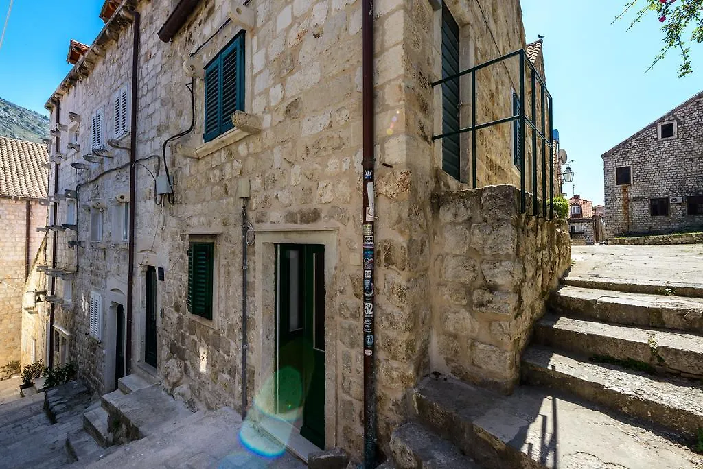 Lucky Apartment-1