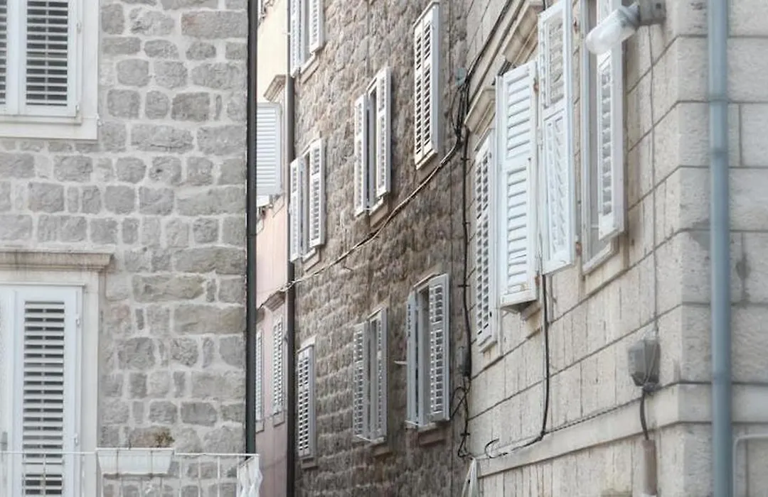 Luxury Old Town Apartment With Breathtaking Sea View-1