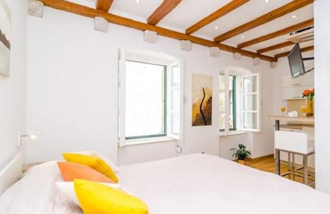 Apartments Raic-1