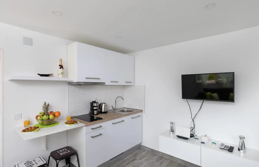 Apartment Semi-1