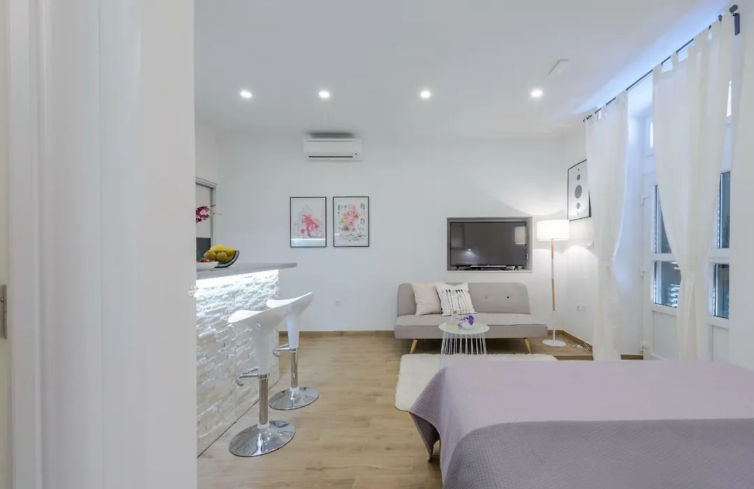 Jadranka Studio Apartments-1