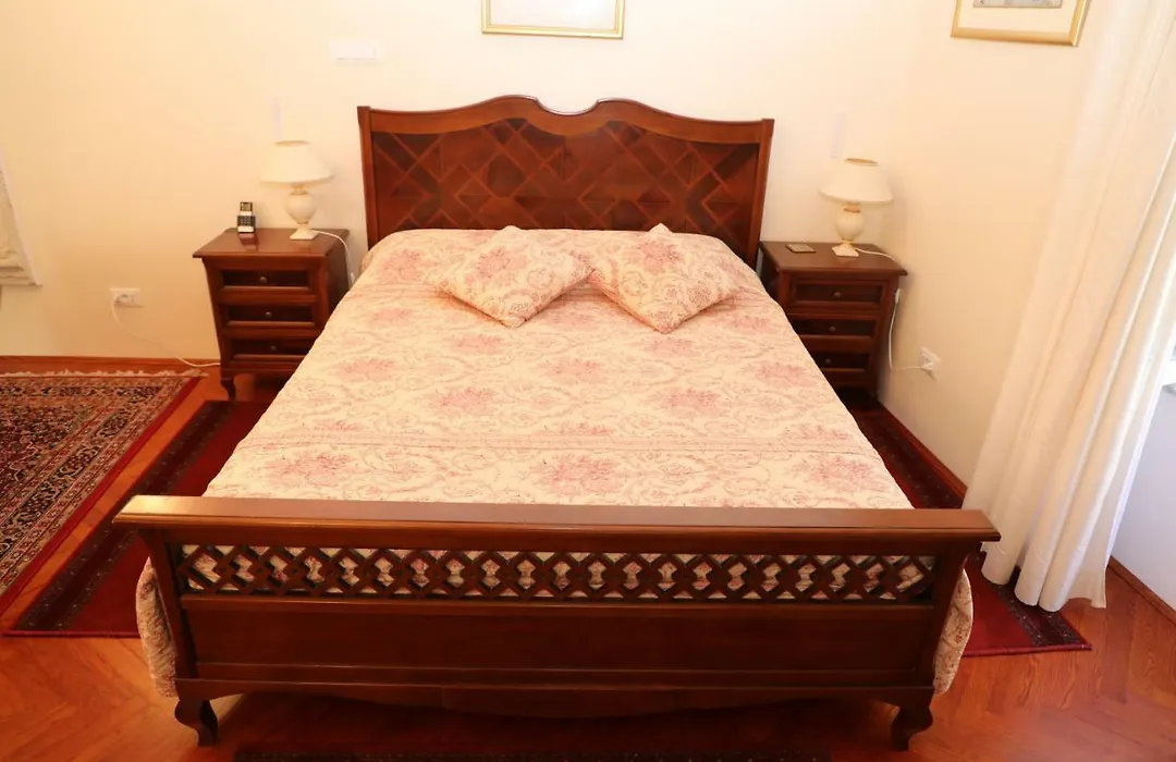 Antunini Studio Apartment-1