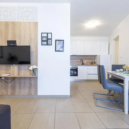 Tinker Bell Apartment-2