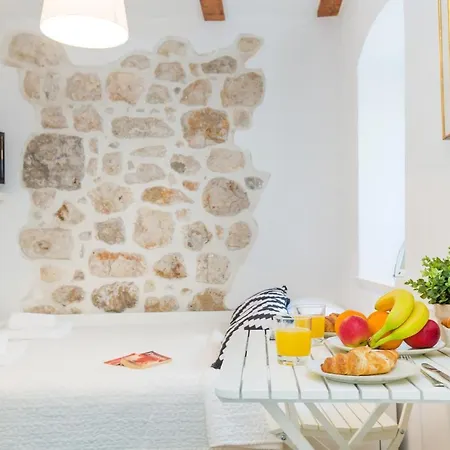 City Walls Studio Apartments By Irundo-2