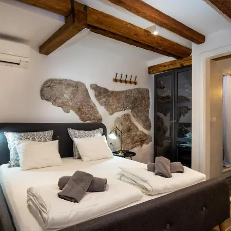Private Accommodion Linda Studio-2