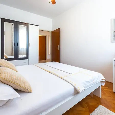 Apartment Lucija-2
