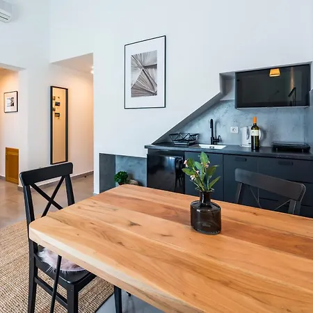 Couple Getaway Apartments-2