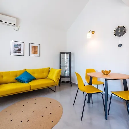 Couple Getaway Apartments-3