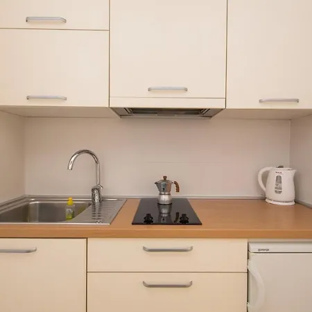 Lacroma Apartments-3