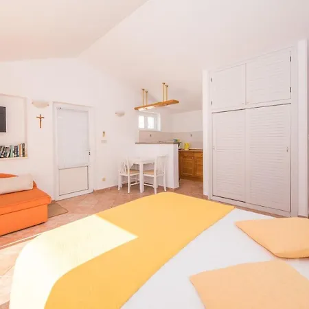 Lacroma Apartments-2