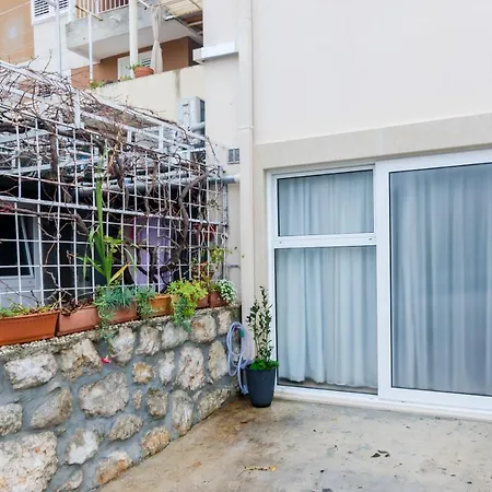 Apartment City Getaway-2