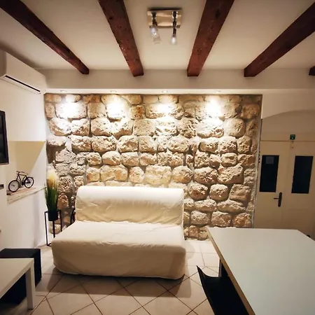 House Nina-2