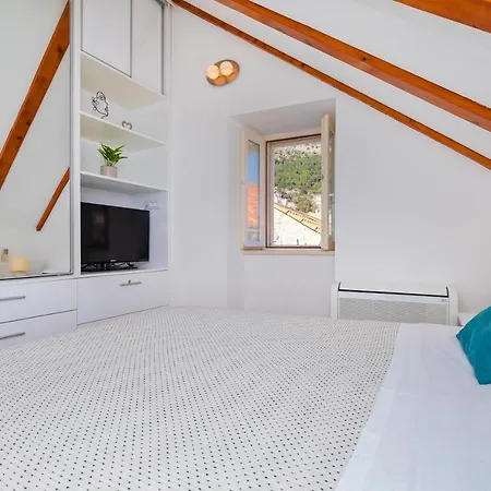 Domino Holiday Home-3