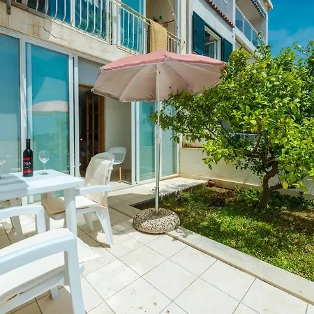 Sunshine Place Apartments-3
