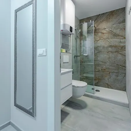 Villa Flores Luxury Apartment-3