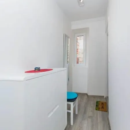 Dubrovnik Cute Little Corner Apartment-3