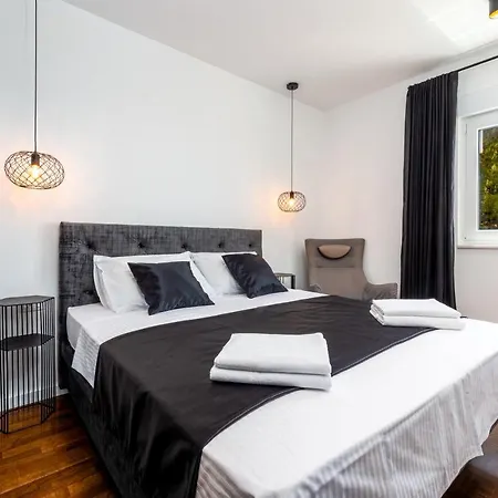 Superior Apartment Marangun-2