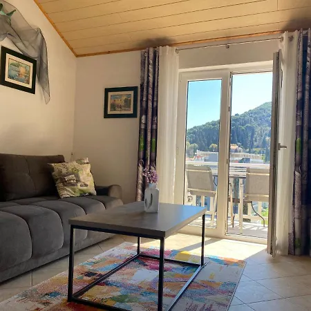 Apartment Sandra Free Private Parking-3