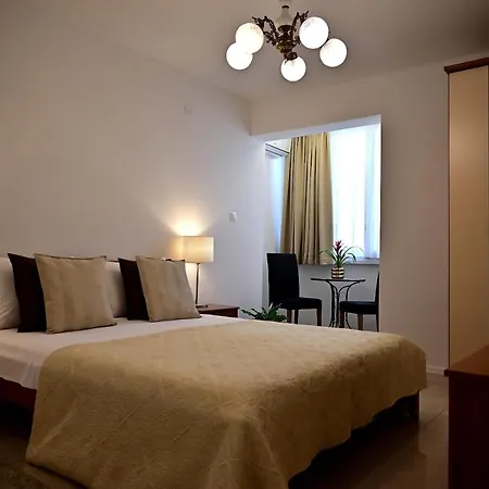 Studio Apartment Snjezana-2