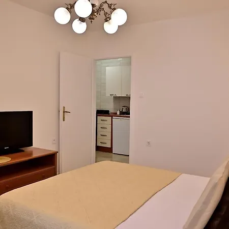 Studio Apartment Snjezana-3