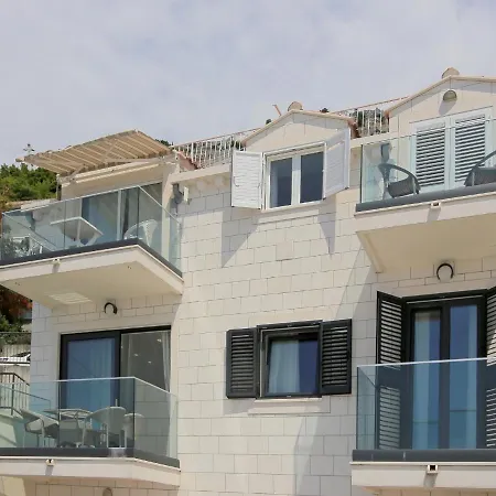 Luxury Amarin Apartment-3
