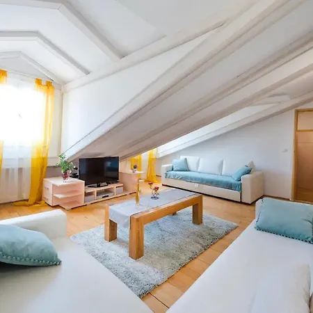 Apartment Kris- Stradun Old Town-3