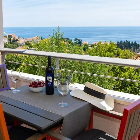 Sunspot Apartment - Beautiful View With Big Garden, Free Parking, Central-3