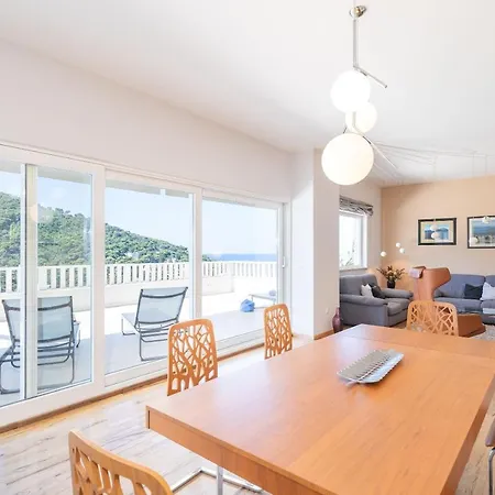 Penthouse Vis A Vis-3