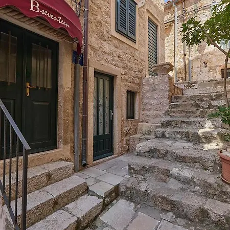B18 Apartment-2