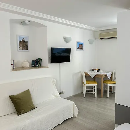 Iza Roka Apartments-3