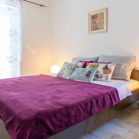 Betanija & Arijana Bayview Studio Apartments-3