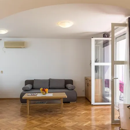 Apartment Med-3