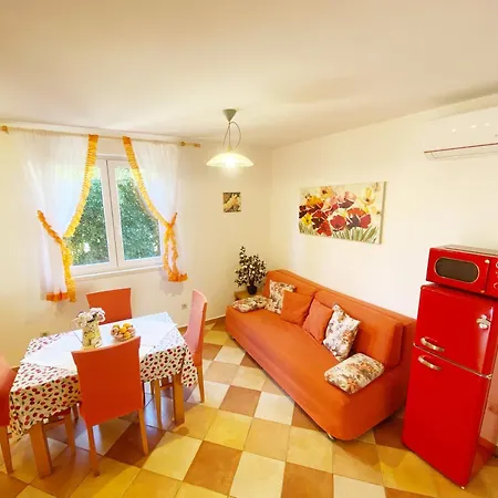 Villa Mar Vintage Apartments-3