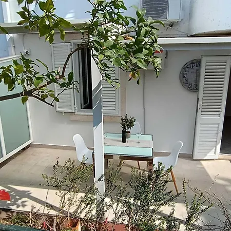 Apartment Mea-2