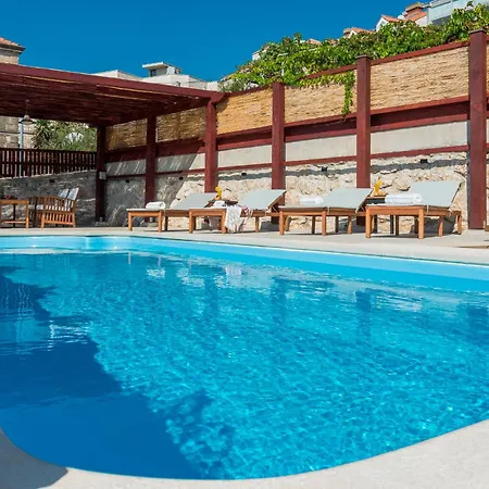 Apartments Miljas-3