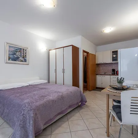 Apartment Italia-2