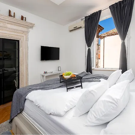 Rooms Eden Old Town 2-3