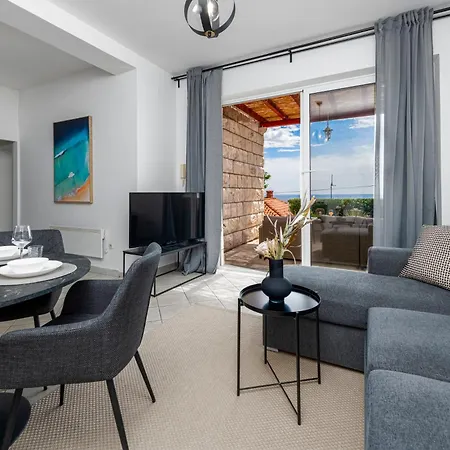 Chill Out - Old Town & Seaview Apartments-2