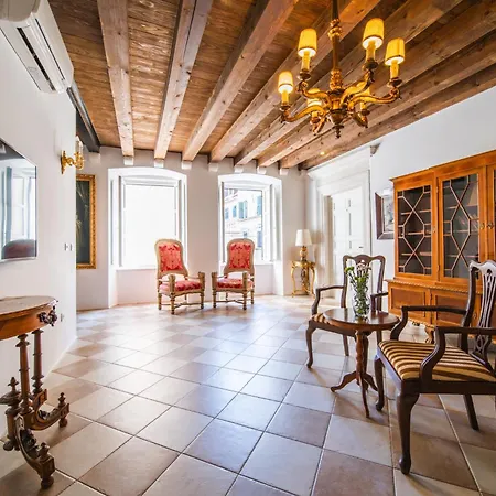 Sunce Palace Apartments With Free Offsite Parking-2