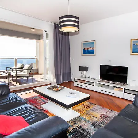 73 Stairs Apartment-3