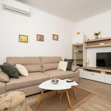 Apartment Family Tokic-2