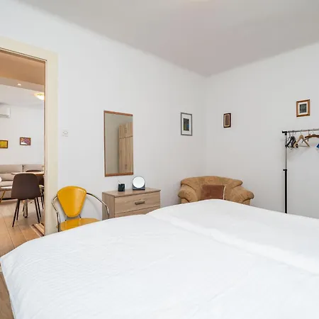 Apartment Family Tokic-2