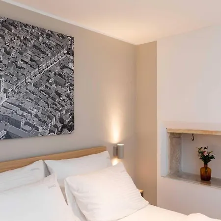 Old Town Apartments U Nikse-3