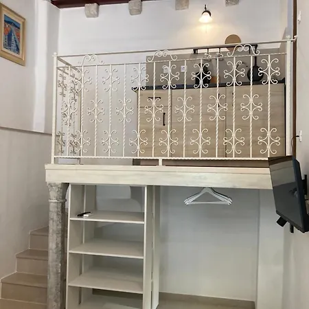 Akantus Studio Apartment-3