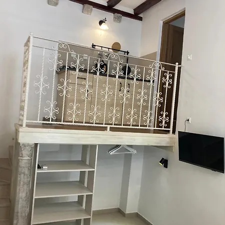 Akantus Studio Apartment-2