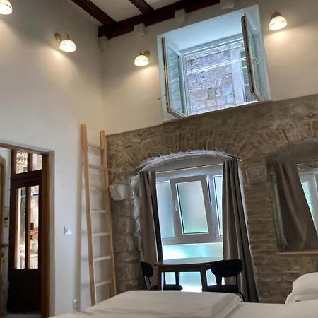 Akantus Studio Apartment-3