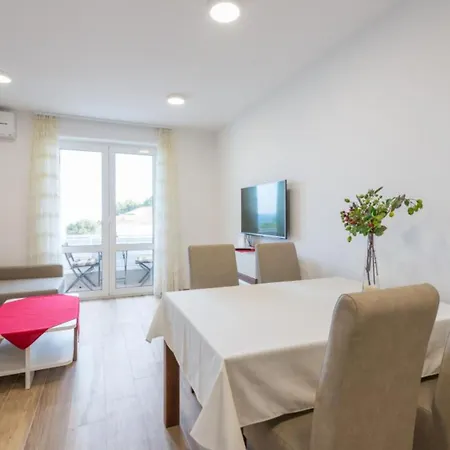 Apartment Luce Royal-2