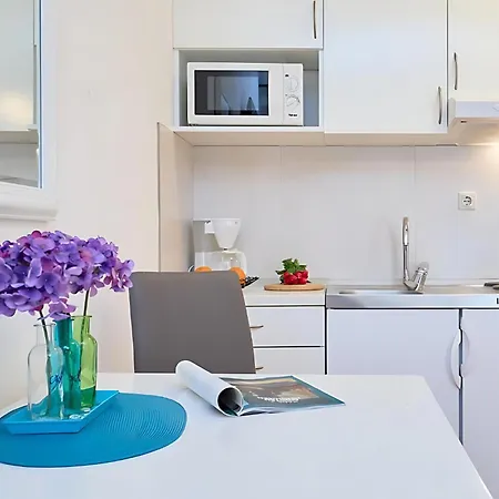 Festa Apartments & Rooms-3