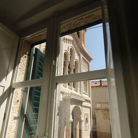 Sunce Palace Apartments With Free Offsite Parking-3