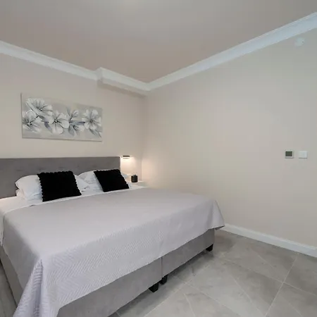 Apartment Makris No 2-3